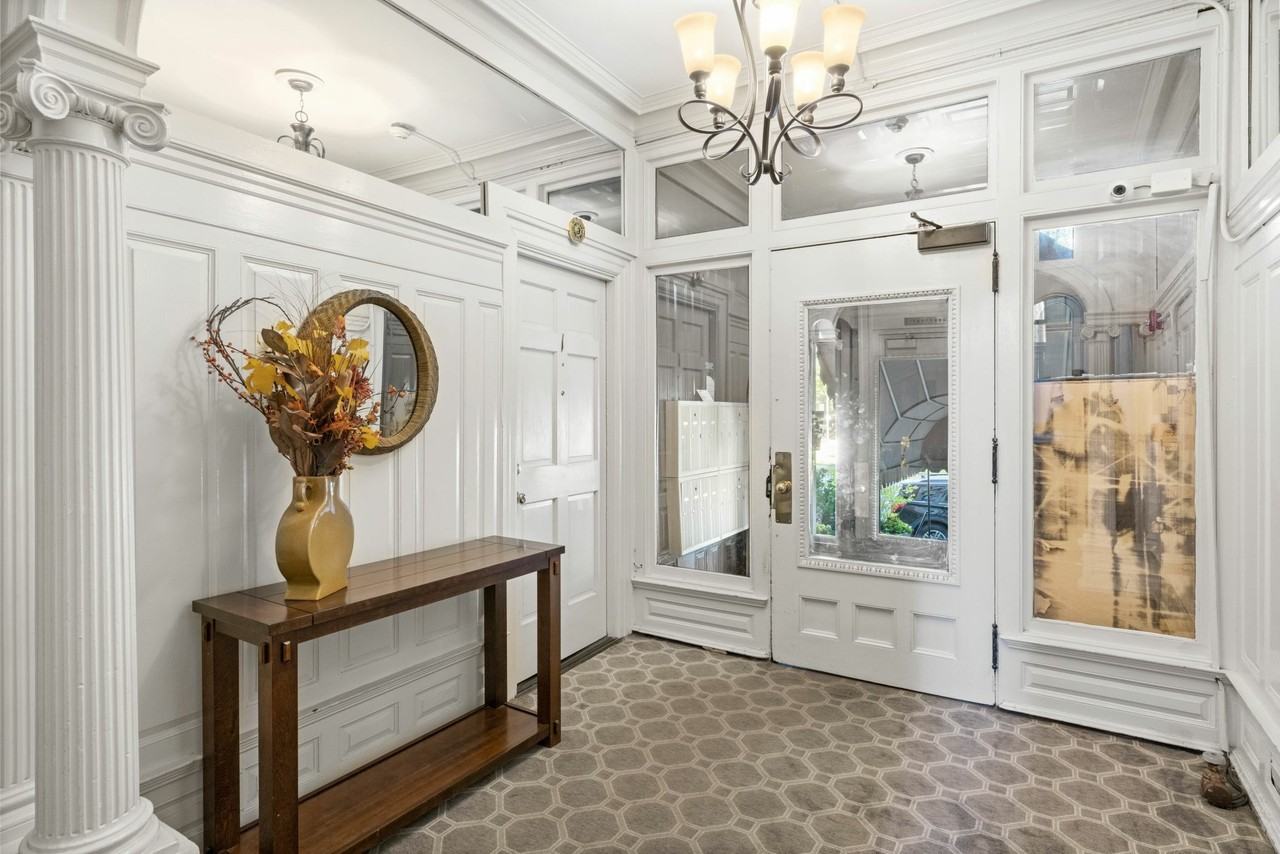 386 Commonwealth Ave #51 - Photo 5 of 8