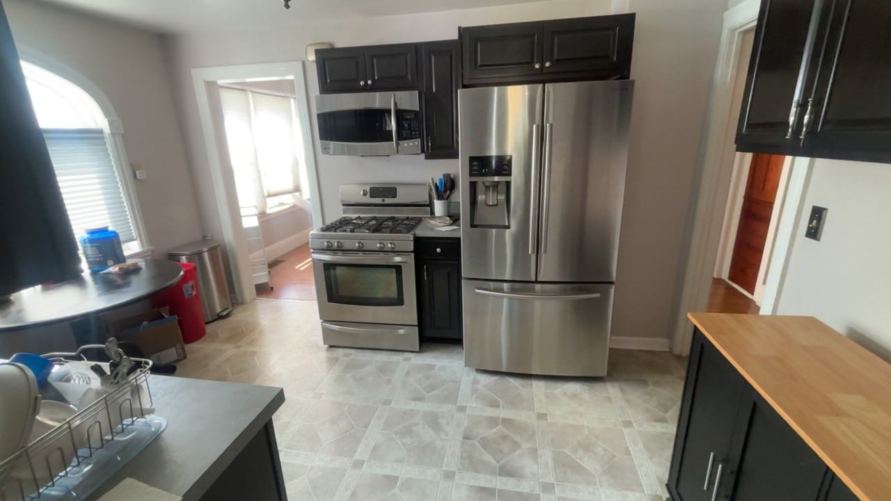 908 Symonds Pl #1 - Photo 2 of 17