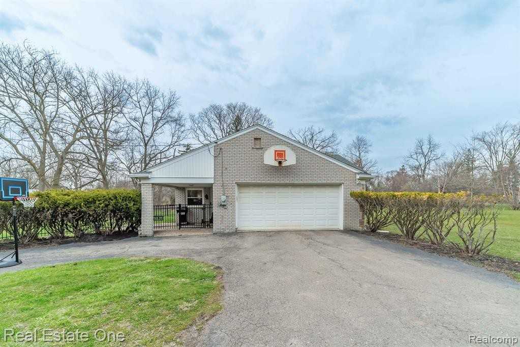 20719 Kennoway Cir #1 - Photo 3 of 9