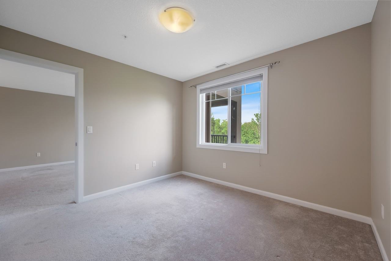 300 Palisades Way - Photo 6 of 9