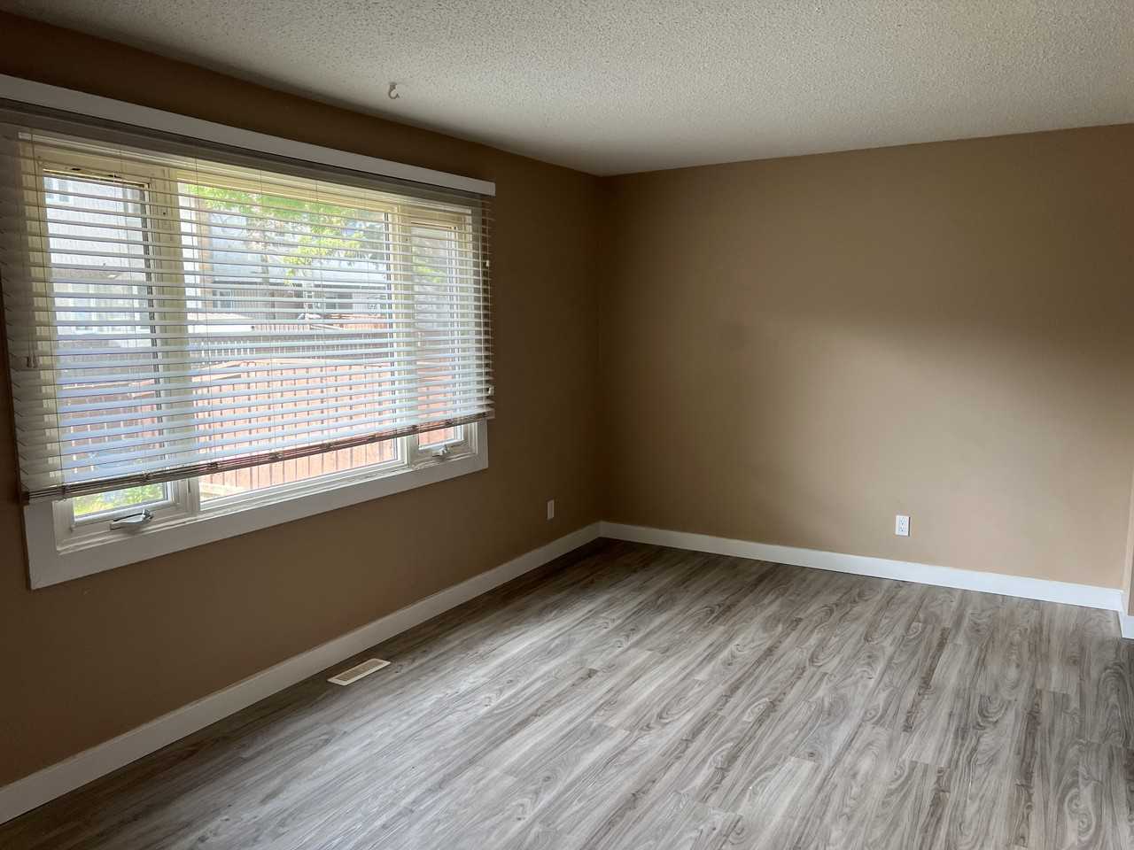 14120 8-14120 80 St Nw - Photo 5 of 12