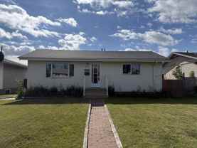 6011 131a Ave Nw - Photo 1 of 1