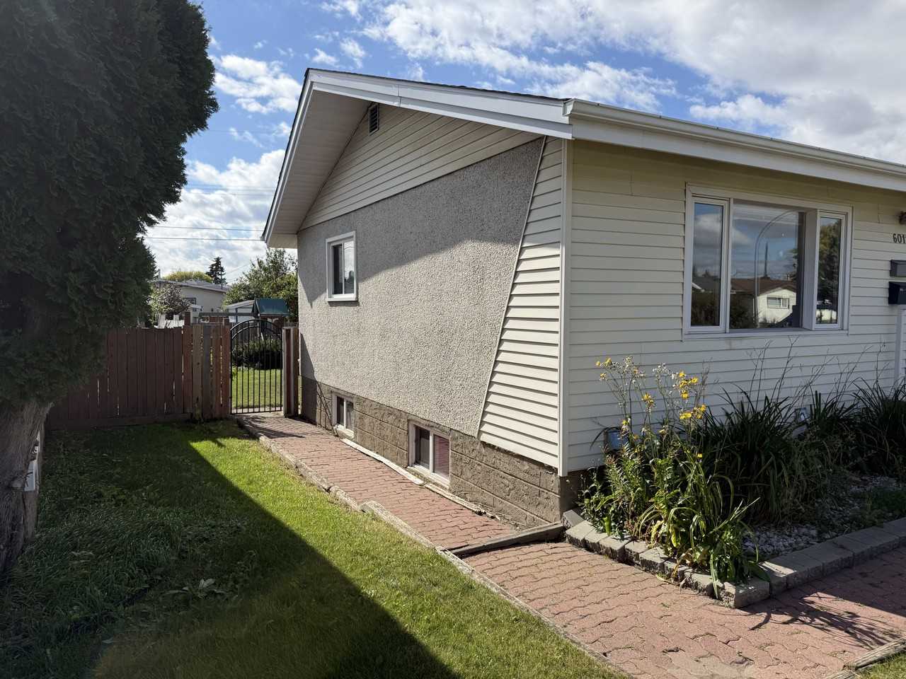 6011 131a Ave Nw - Photo 2 of 22