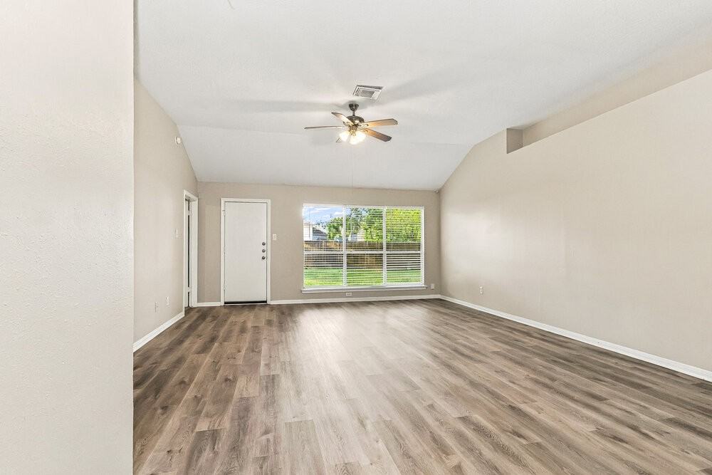 23623 Prairie Bird Dr - Photo 3 of 15
