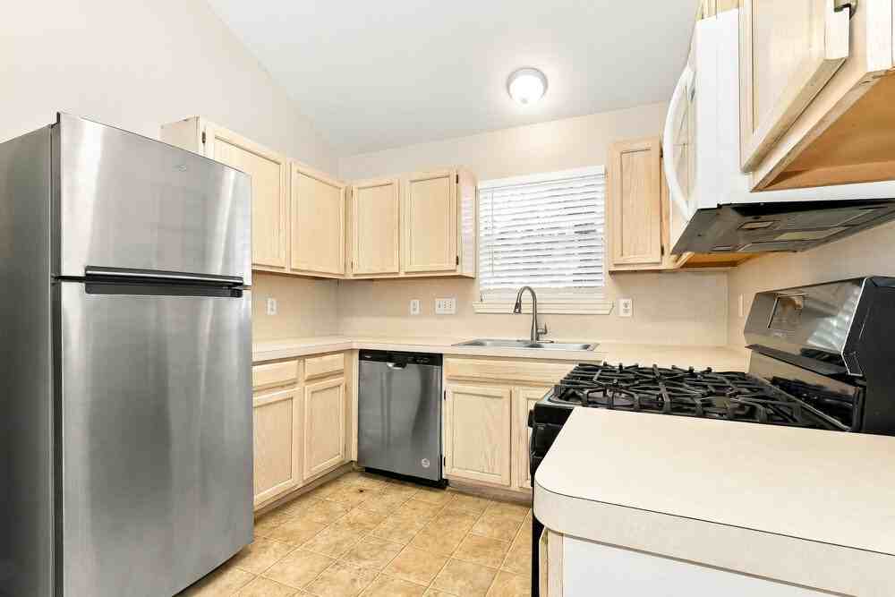 23623 Prairie Bird Dr - Photo 4 of 15