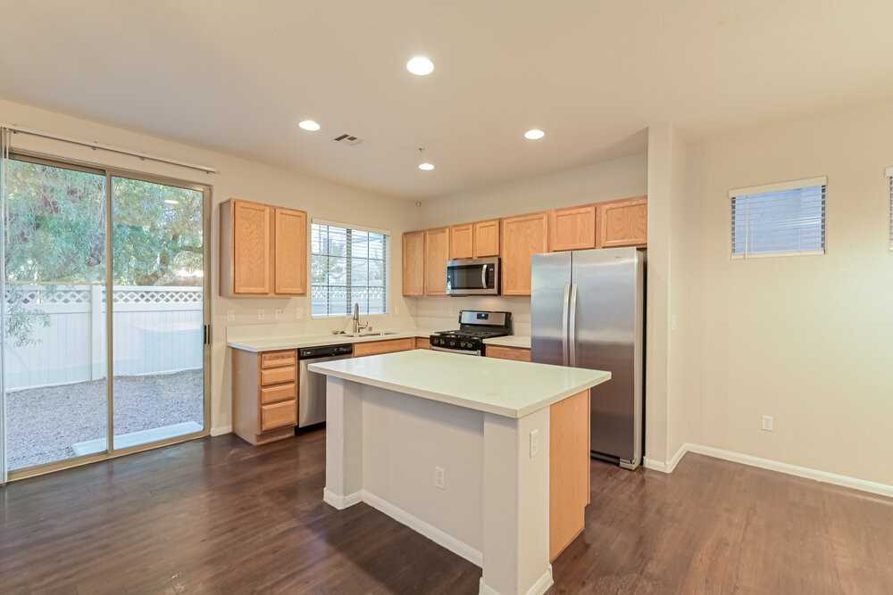 6412 Yucca Ridge Ct - Photo 5 of 17