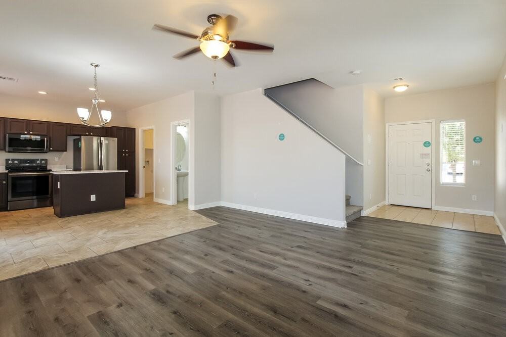 15065 N 173rd Dr - Photo 4 of 17