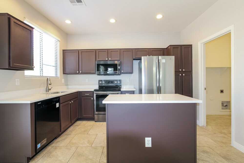 15065 N 173rd Dr - Photo 7 of 17