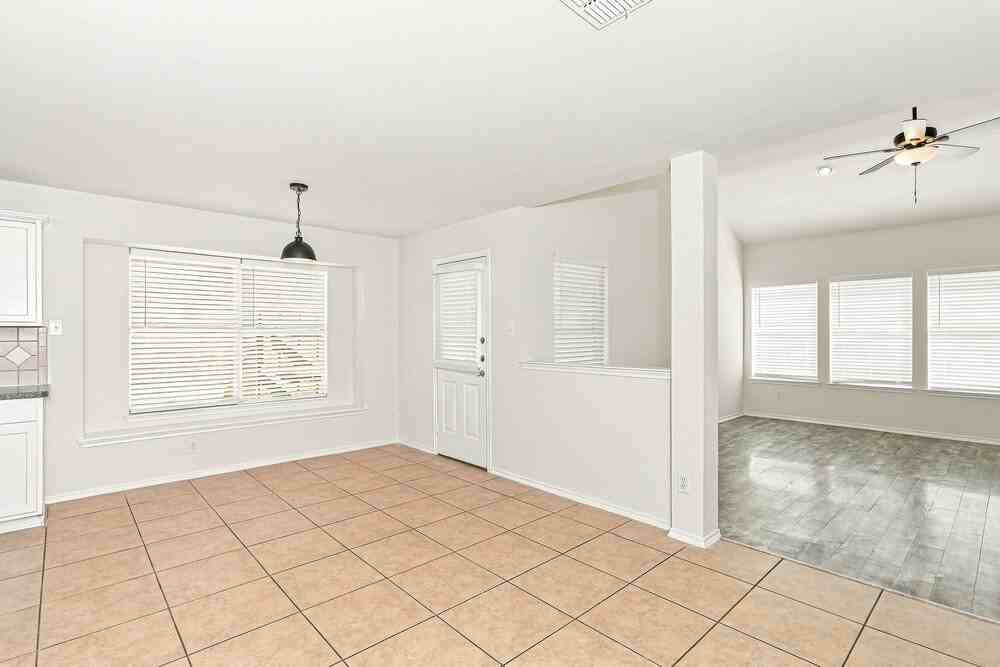 8608 Sagebrush Trl - Photo 6 of 18