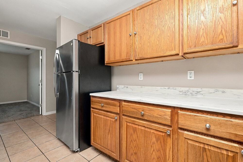 736 Jack Ave S - Photo 7 of 16