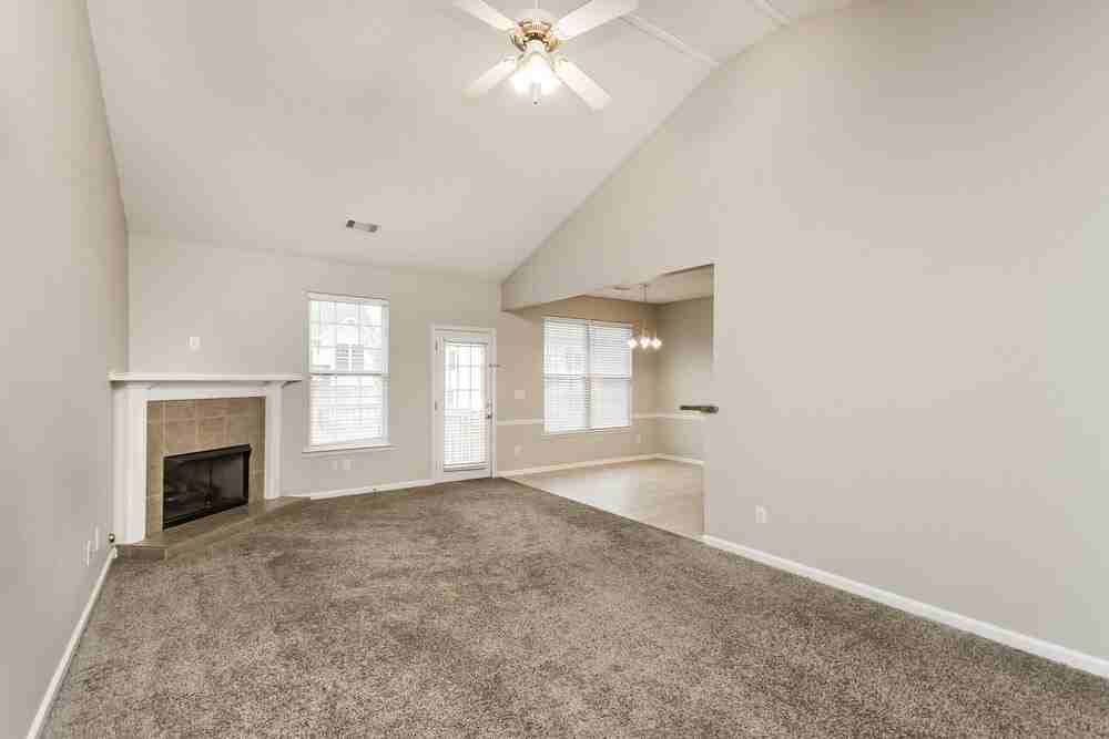 2331 Temple View Ct - Photo 4 of 17
