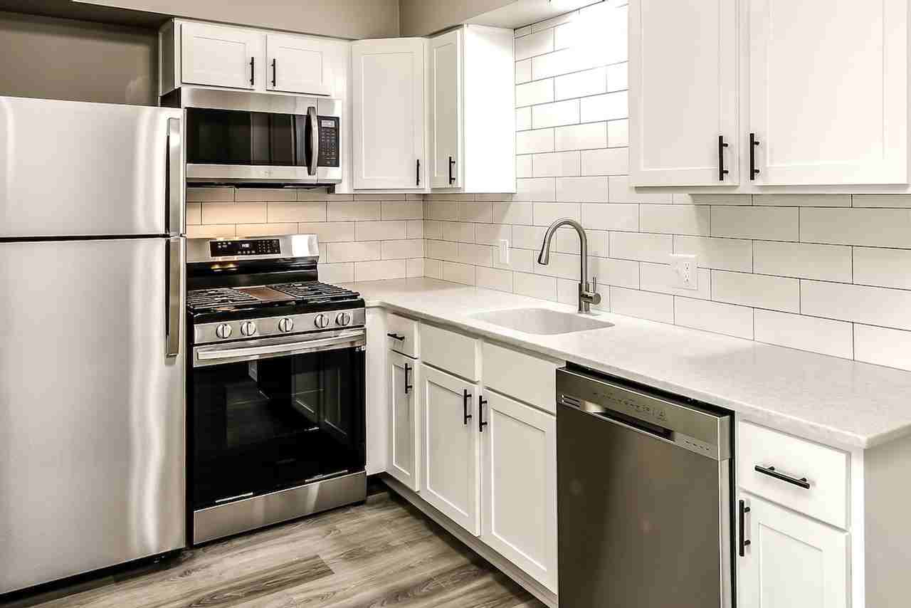507 Gaslight Lane - Photo 4 of 25