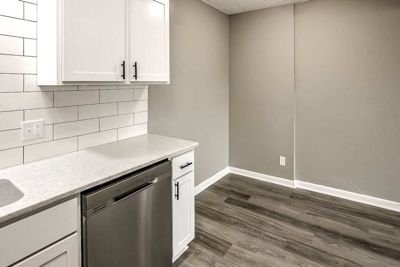 507 Gaslight Lane - Photo 6 of 25