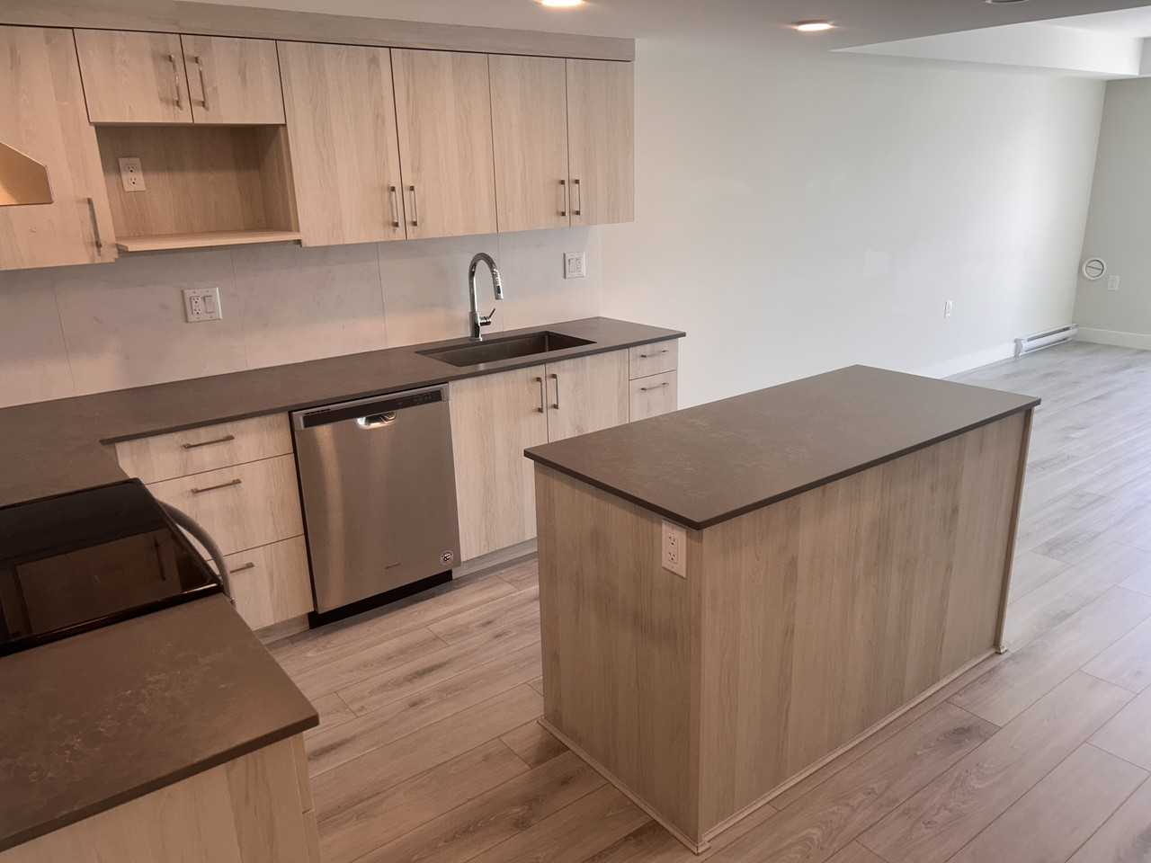 312 Nanaimo Street - Photo 2 of 22