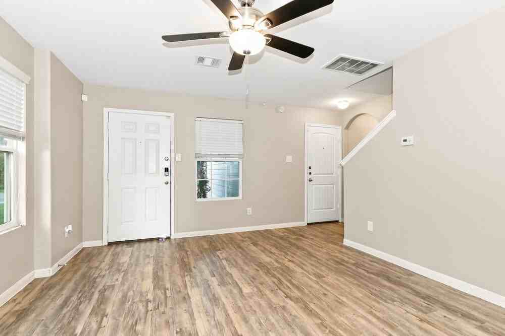 21110 Sugar Orchard Ln - Photo 5 of 17