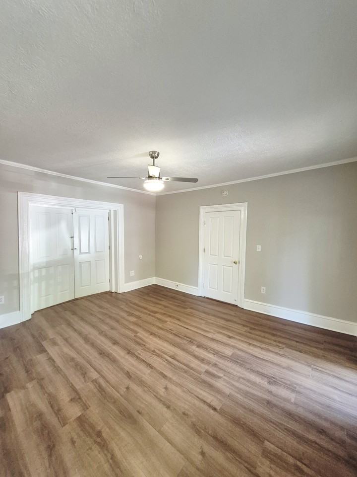 113 S Pine St #1 - Photo 7 of 48