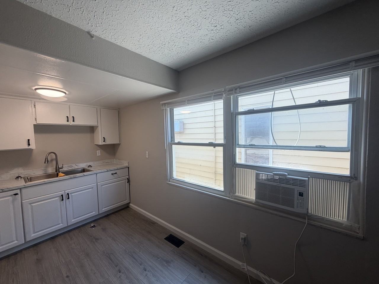 6011 Vine St #1 - Photo 6 of 8