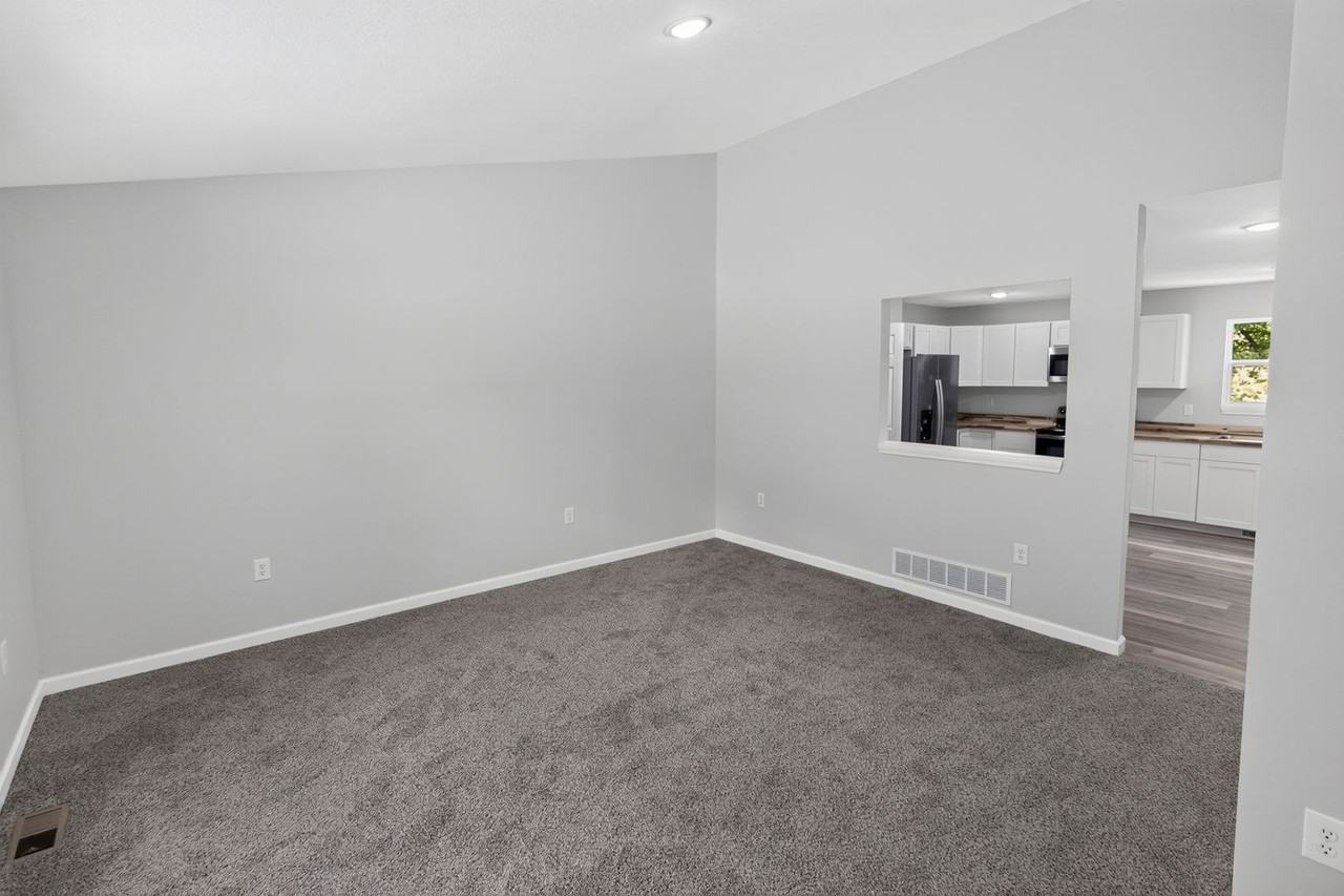 5316 Godas Cir - Photo 4 of 50