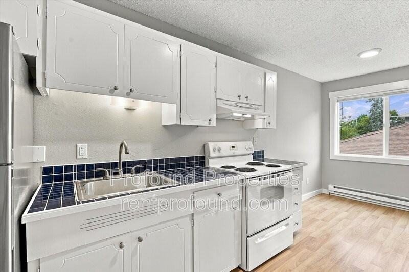 3827 Se Francis St - Photo 7 of 17