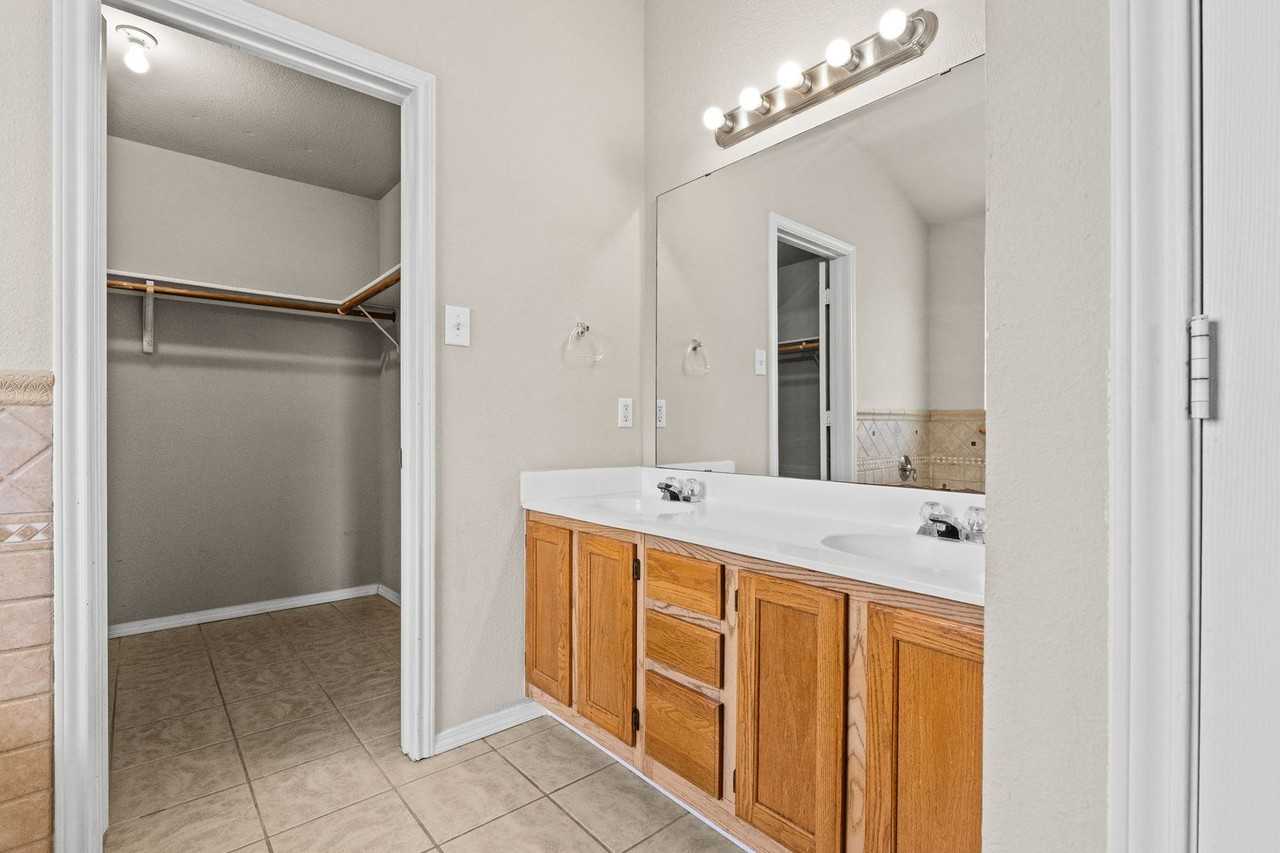 2319 Schwald Rd - Photo 5 of 18