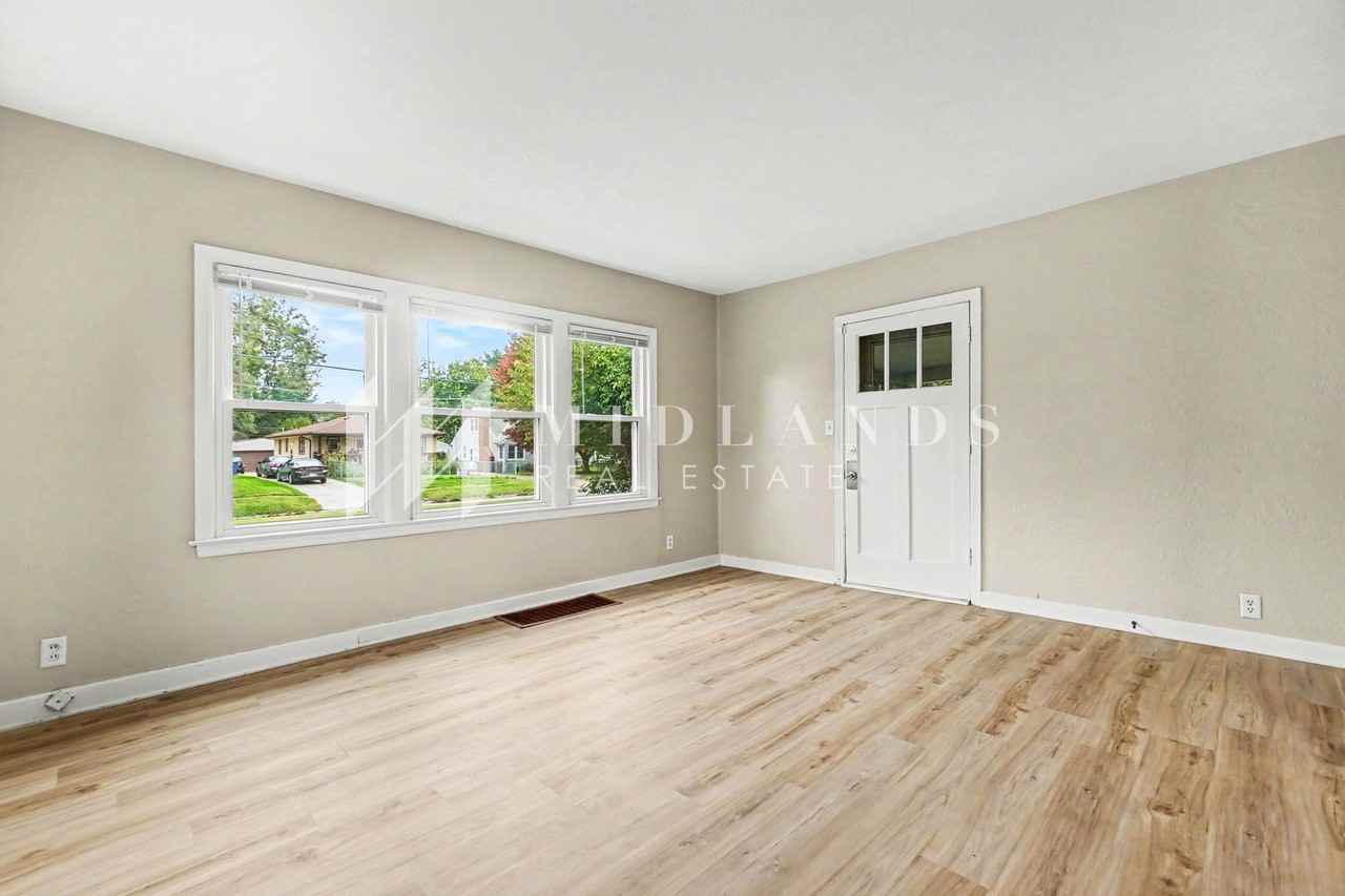 2607 Hancock St - Photo 4 of 16