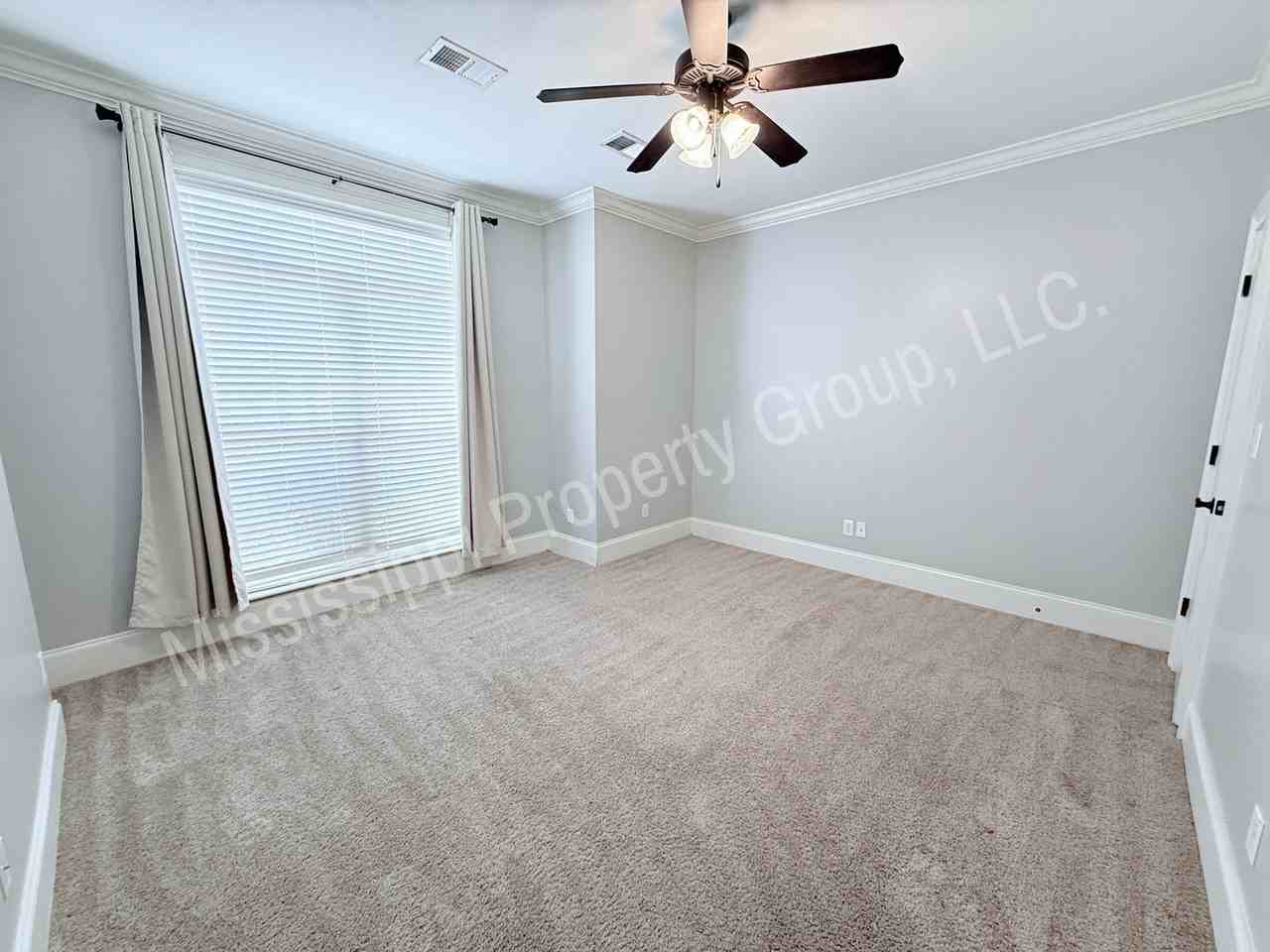 135 Falls Grove Dr - Photo 7 of 22