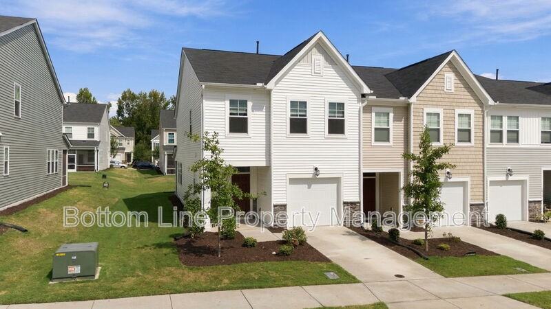 5811 Woodlawn Dr - Photo 2 of 50