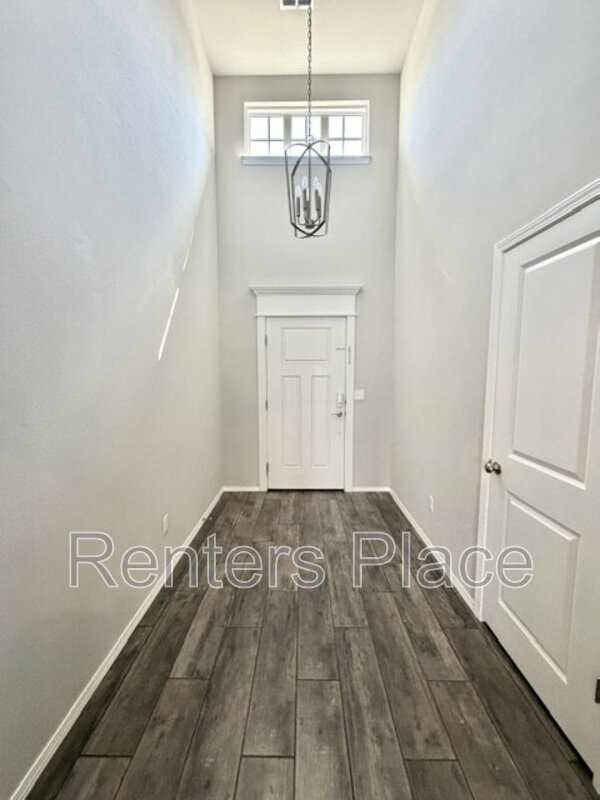 1422 E Utica Pl - Photo 2 of 20