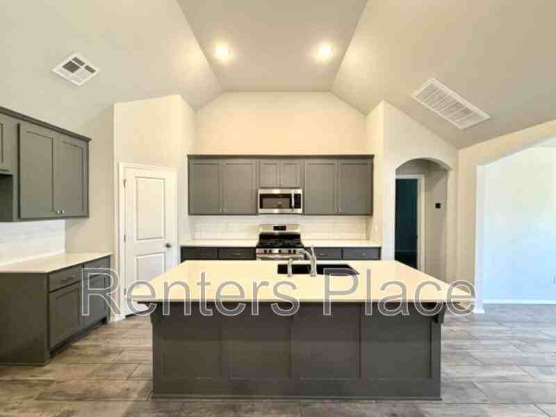1422 E Utica Pl - Photo 6 of 20