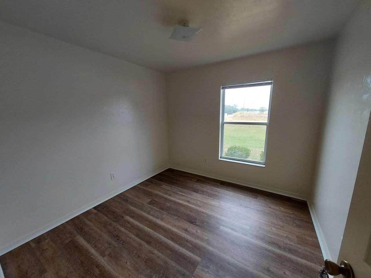 201 Locust Pass Trl - Photo 7 of 11