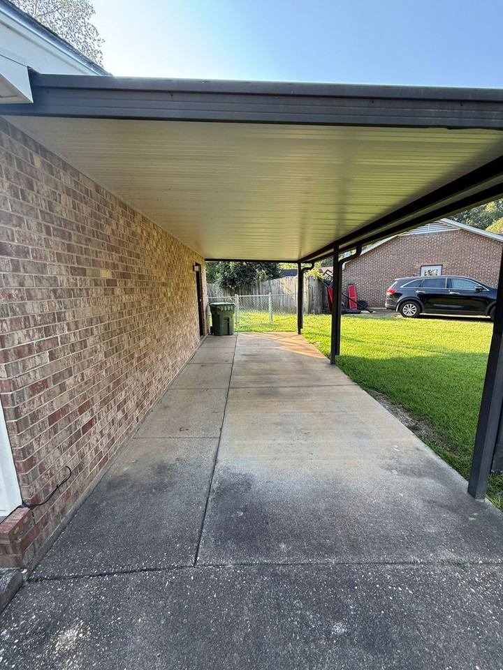 1025 N Burbank Dr - Photo 3 of 15