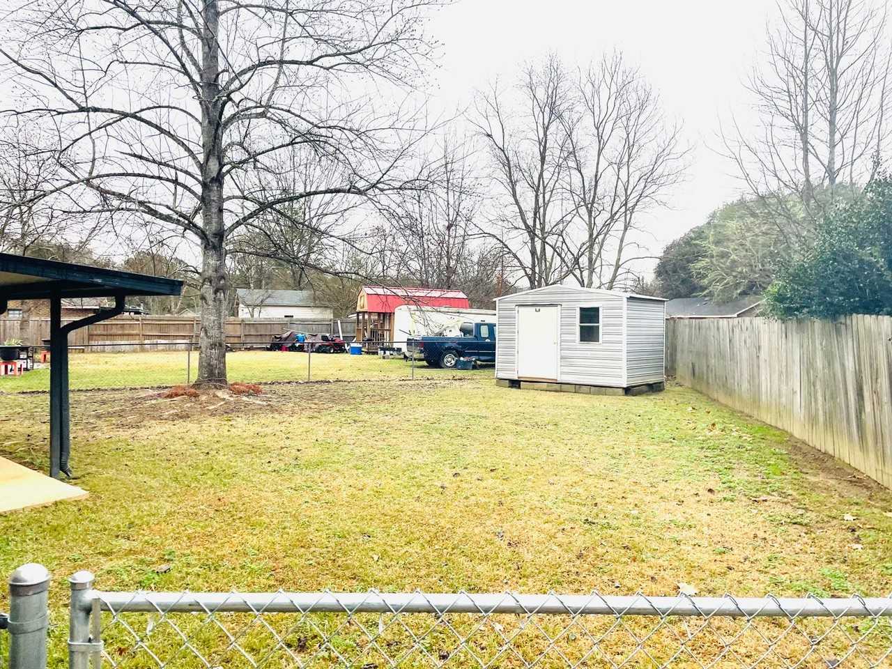 1025 N Burbank Dr - Photo 5 of 15