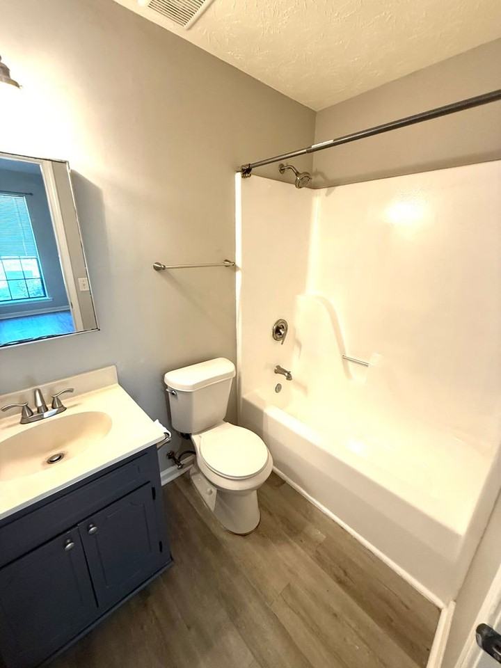 1025 N Burbank Dr - Photo 6 of 15