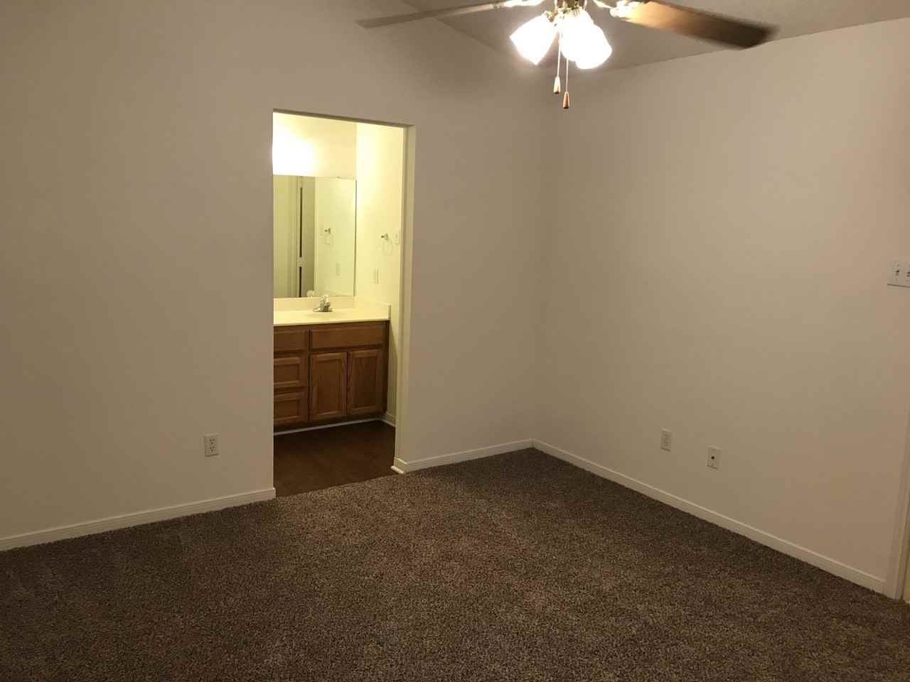 1000 Parkview Cir - Photo 3 of 12