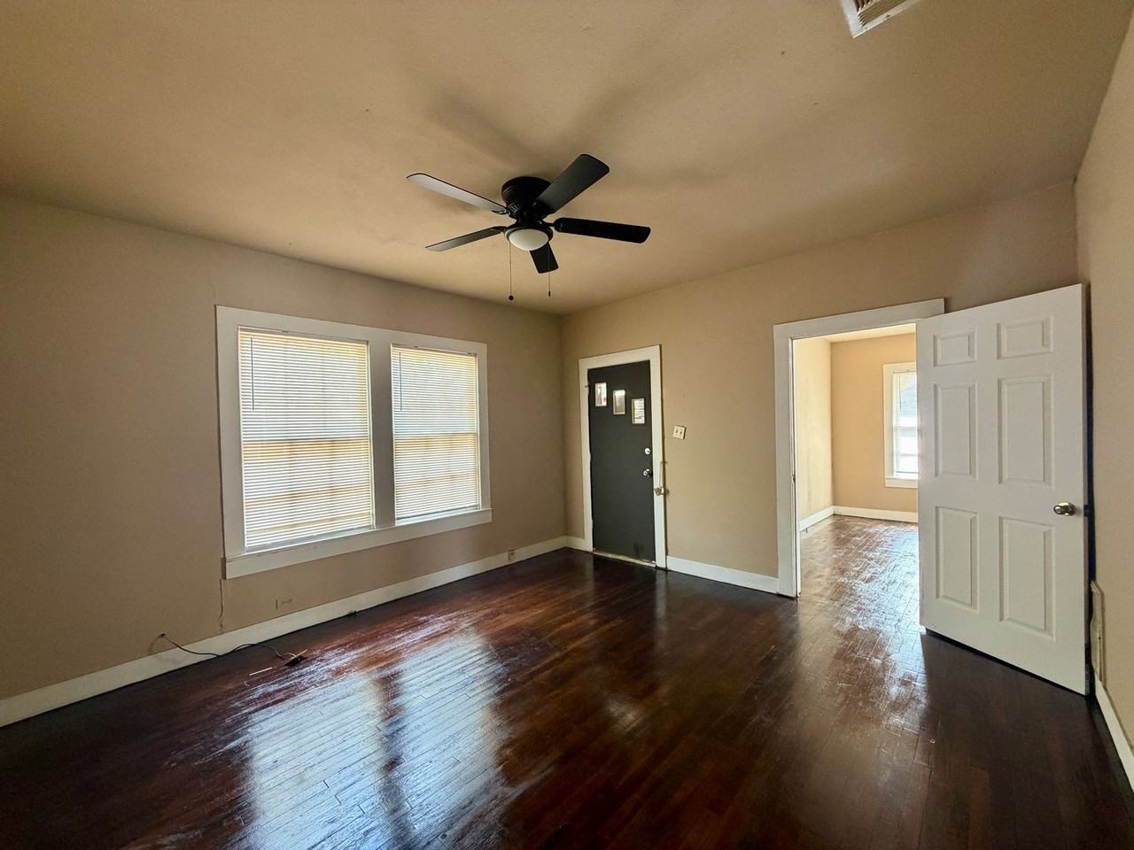 523 N 31st St - Photo 3 of 7