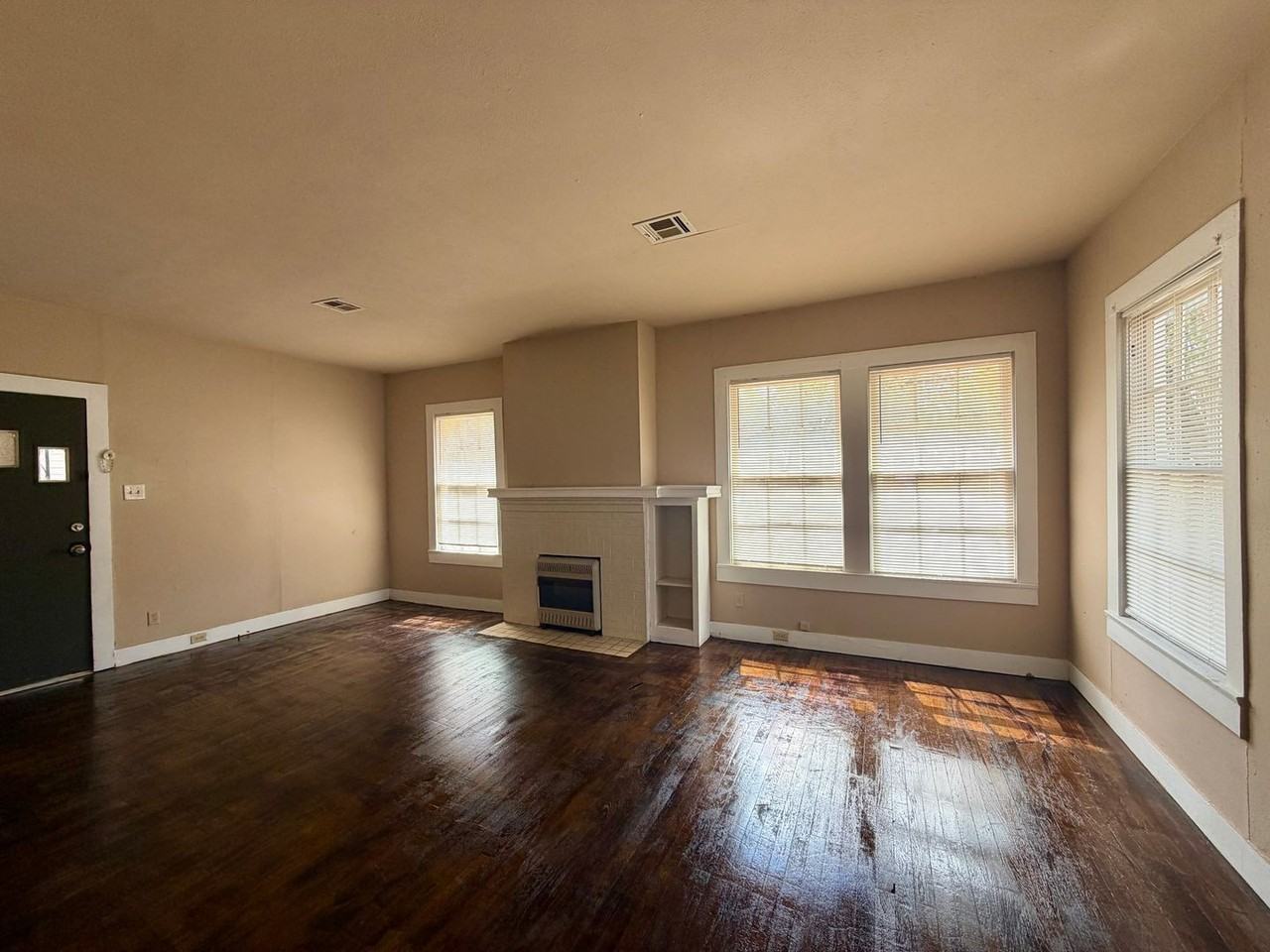 523 N 31st St - Photo 6 of 7