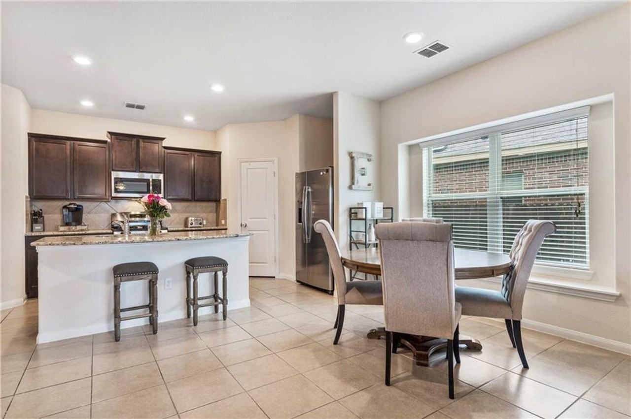 495 Shale Cir - Photo 2 of 11