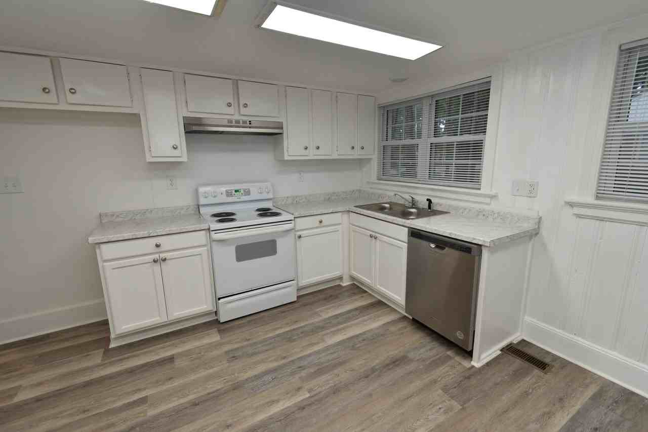 1606 Hammond St - Photo 5 of 14