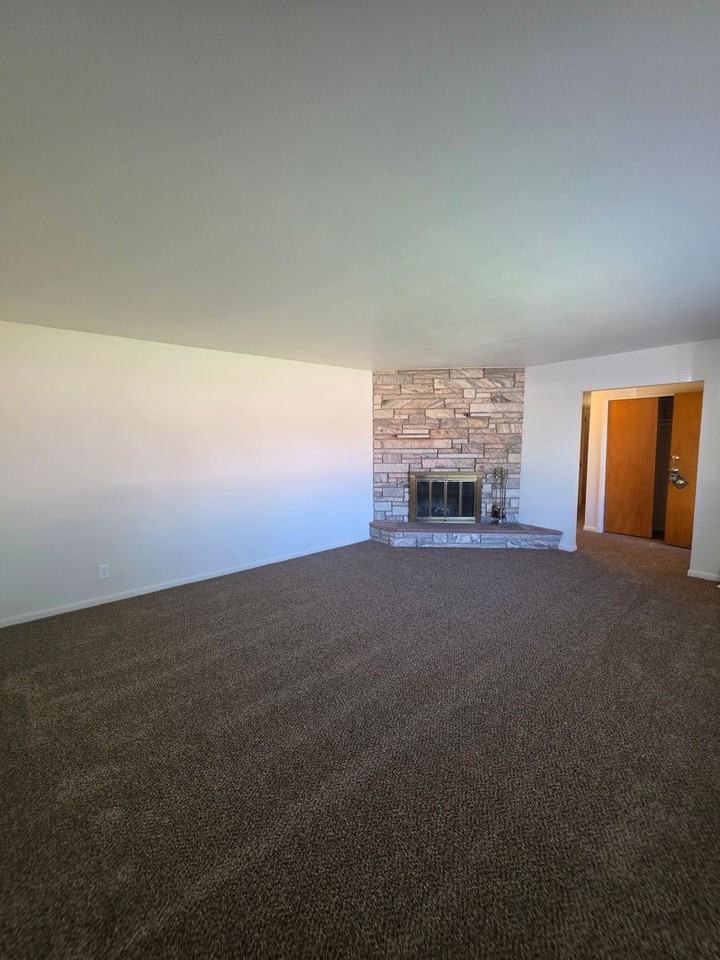 1810 Mackenzie Rd - Photo 4 of 26