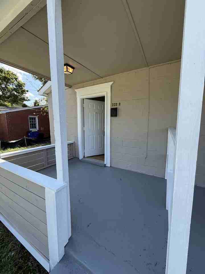 604 1/2 Bragg St - Photo 2 of 10