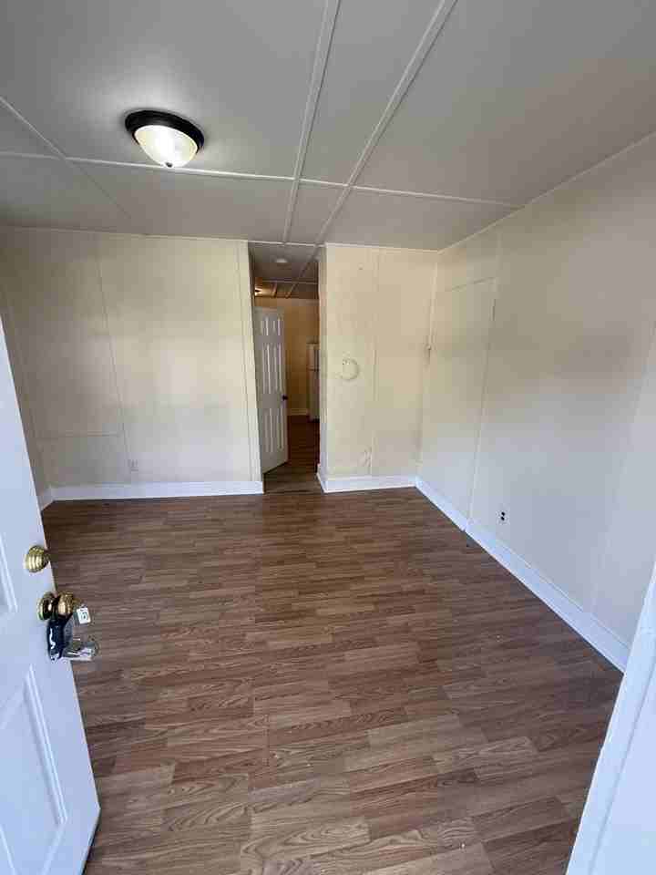 604 1/2 Bragg St - Photo 3 of 10