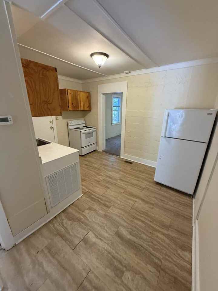 604 1/2 Bragg St - Photo 5 of 10