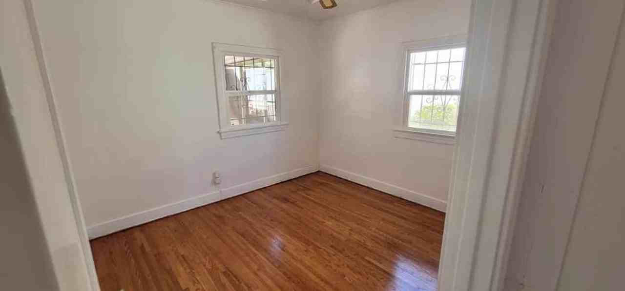1150 W 65th St - Photo 5 of 8