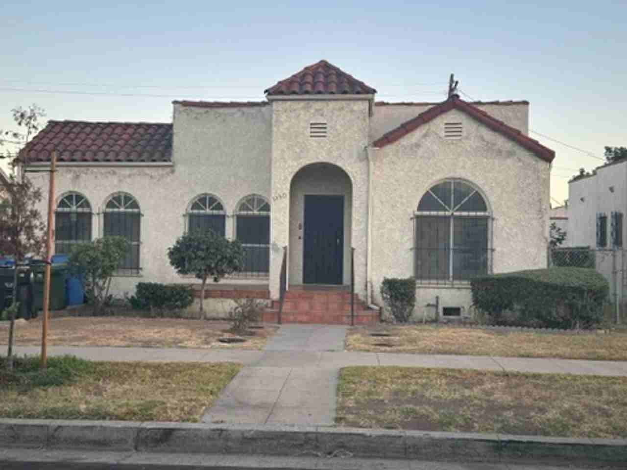 1150 W 65th St - Photo 6 of 8