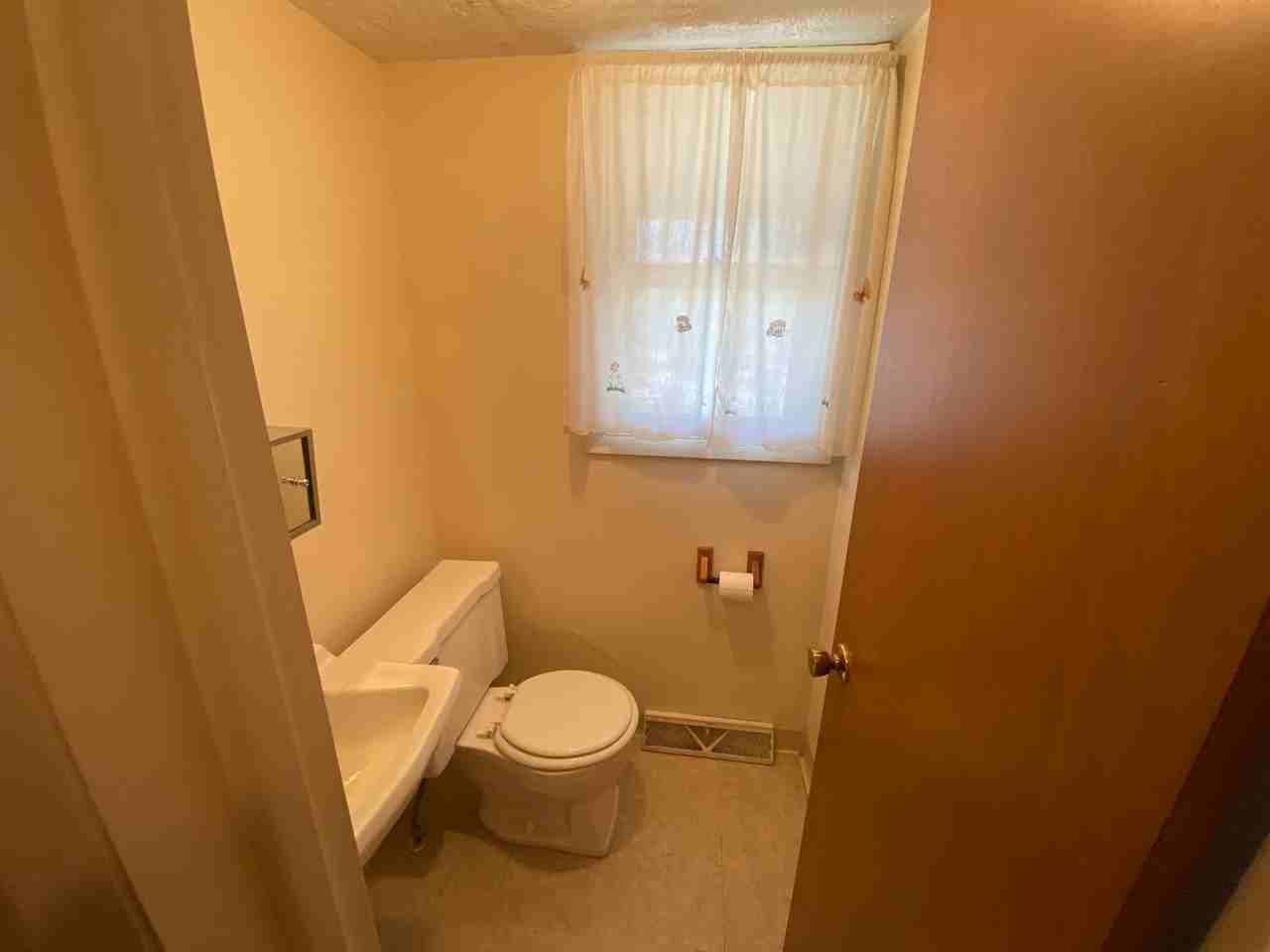 135 Oak Manor Dr - Photo 6 of 15