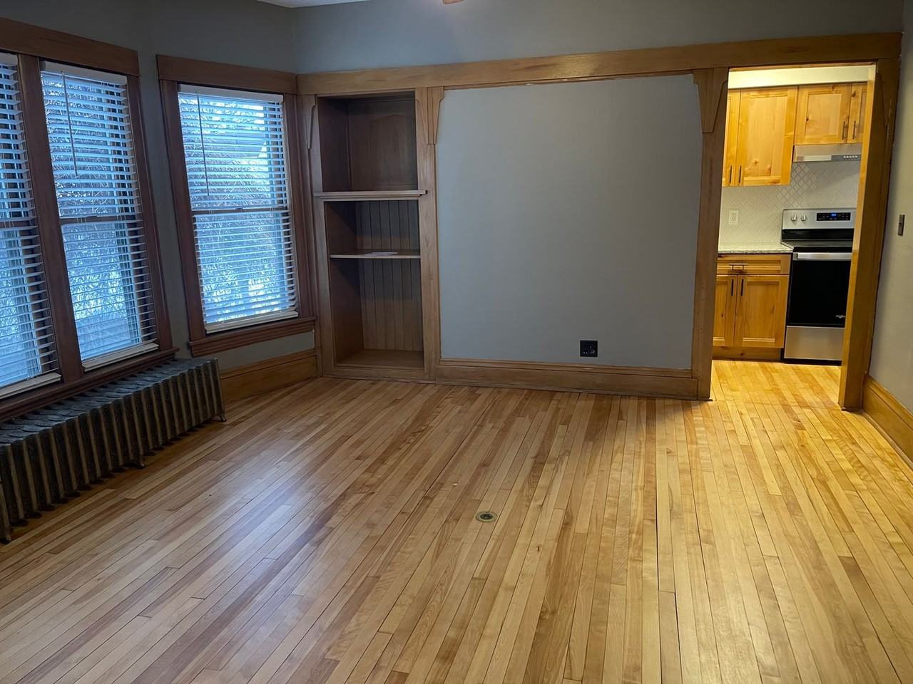 1788 Iglehart Ave - Photo 4 of 23