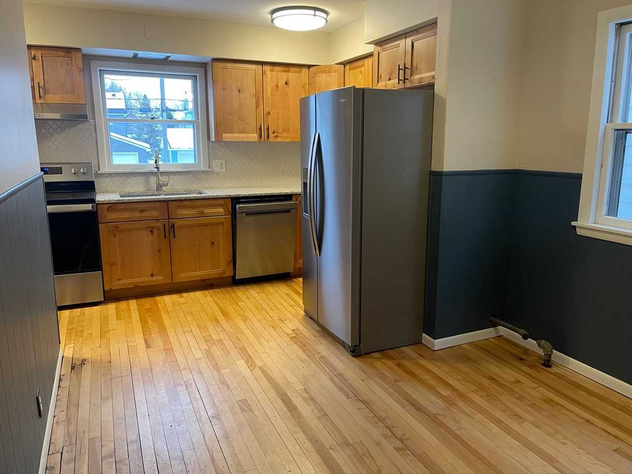 1788 Iglehart Ave - Photo 5 of 23