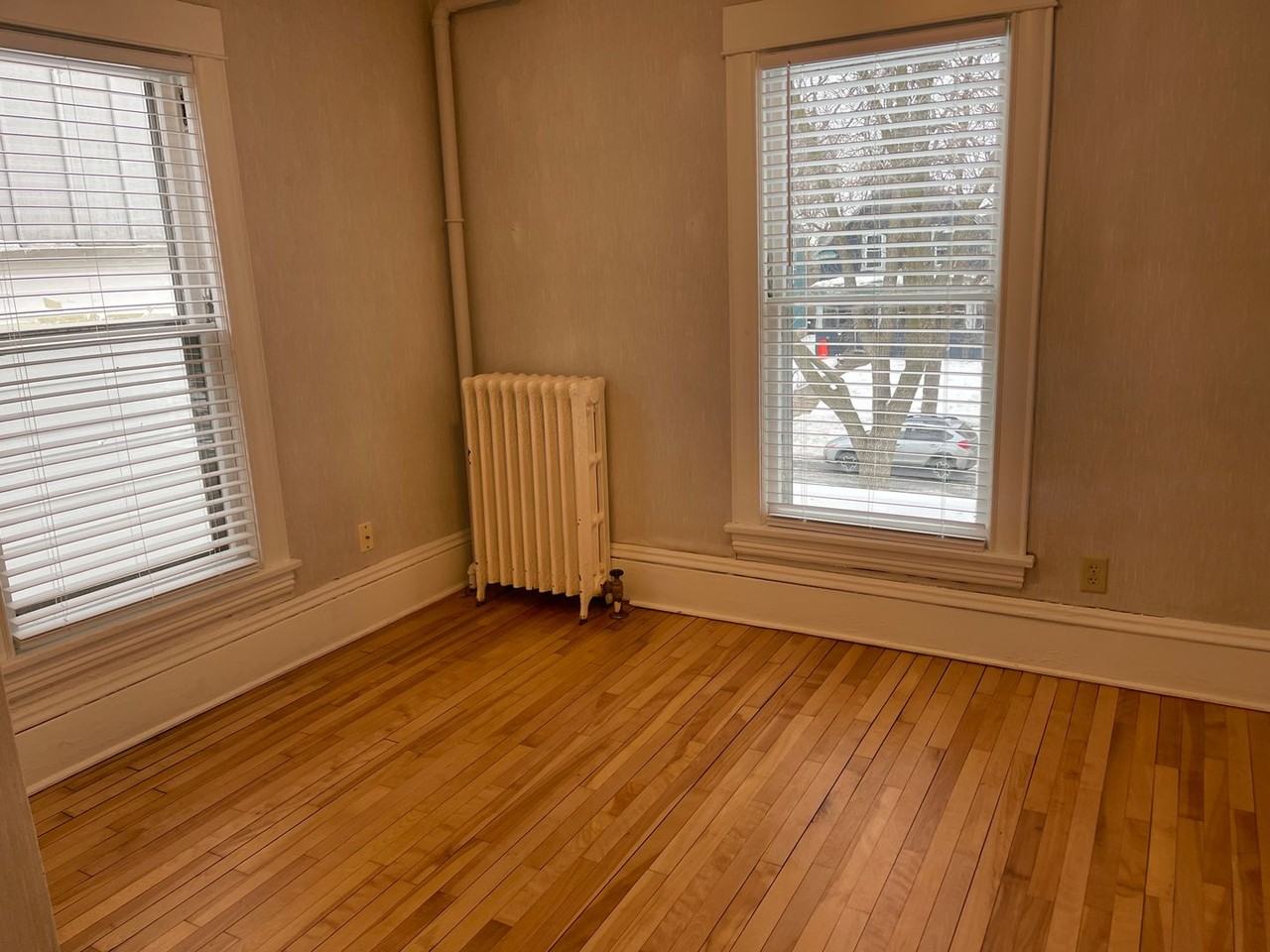 1788 Iglehart Ave - Photo 7 of 23