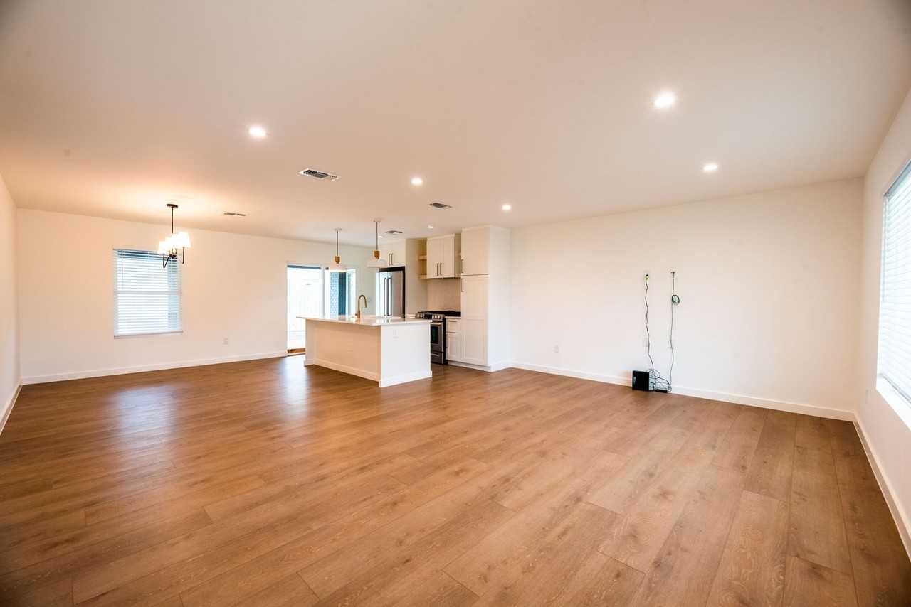 7104 Twin Crest Dr - Photo 2 of 20