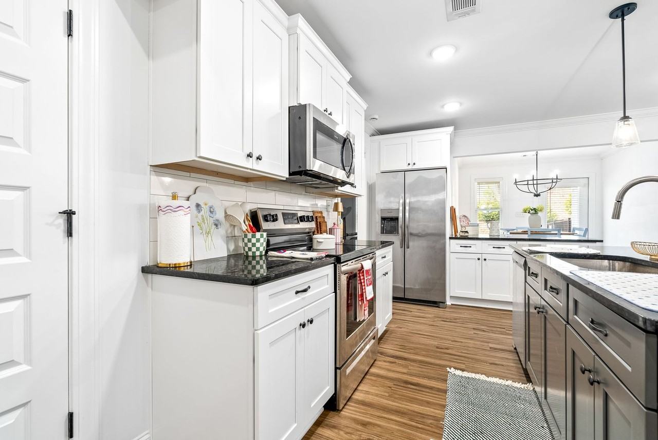 321 Morris Ave - Photo 5 of 15